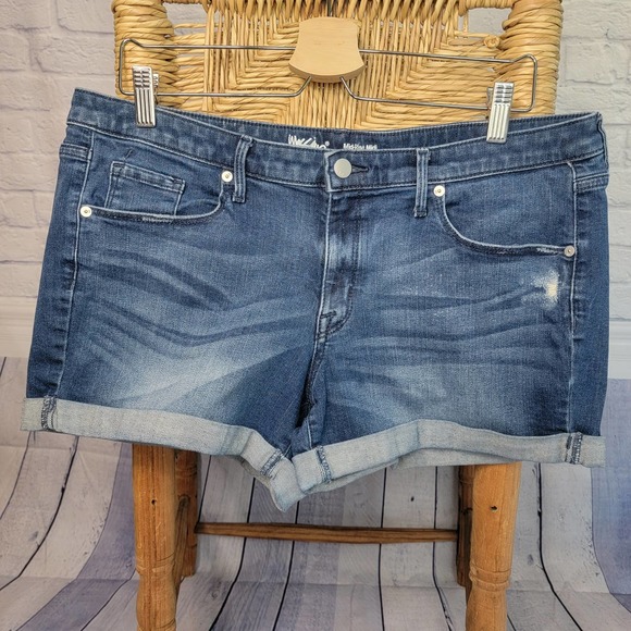 Mossimo Supply Co. Pants - Mossimo Denim Women's Size 14/32 Mid-Rise Midi PowerStretch Shorts